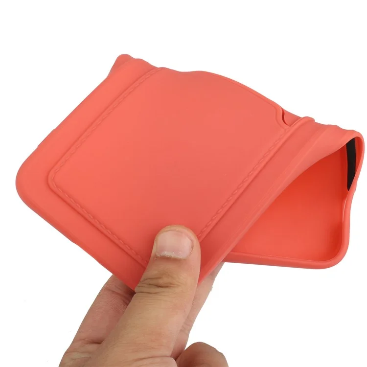 Pour Samsung Galaxy A13 5G Camera Lens Protection Protection TPU TPU TPU Non Glissé Téléphone Avec Support de Carte - Corail