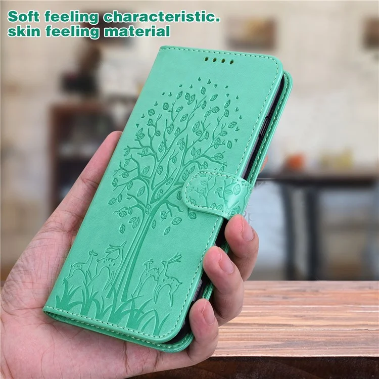 Para Samsung Galaxy A23 4G (165.4 x 76.9 x 8.4 Mm) Patrón de Árboles de Ciervo Impresión PU Cuero de Cuero Magnet Billetera Caja de Protección a Prueba de Choque - Verde