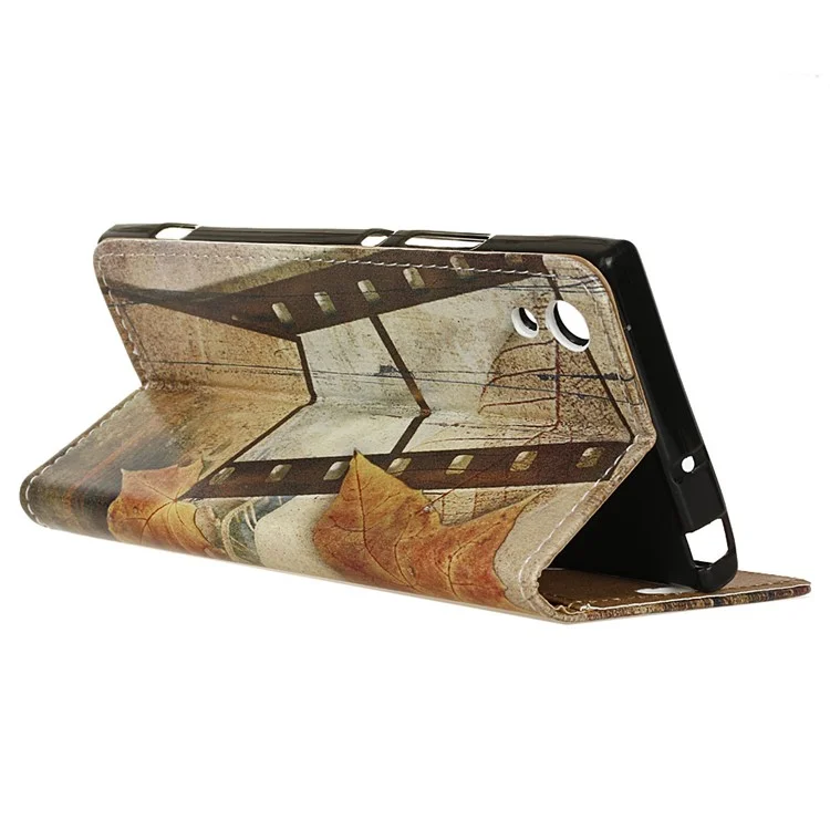 Patterned Leather Wallet Phone Case for Sony Xperia XA1 - Eiffel Tower and Maple Leaves