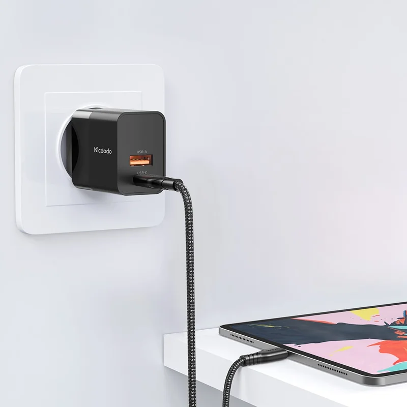 MCDODO MDD Hydrogen Series USB-A + Type-C PD 20W Phone Fast Charging Adapter Wall Charger with Cable - Plugue da UE/Preto