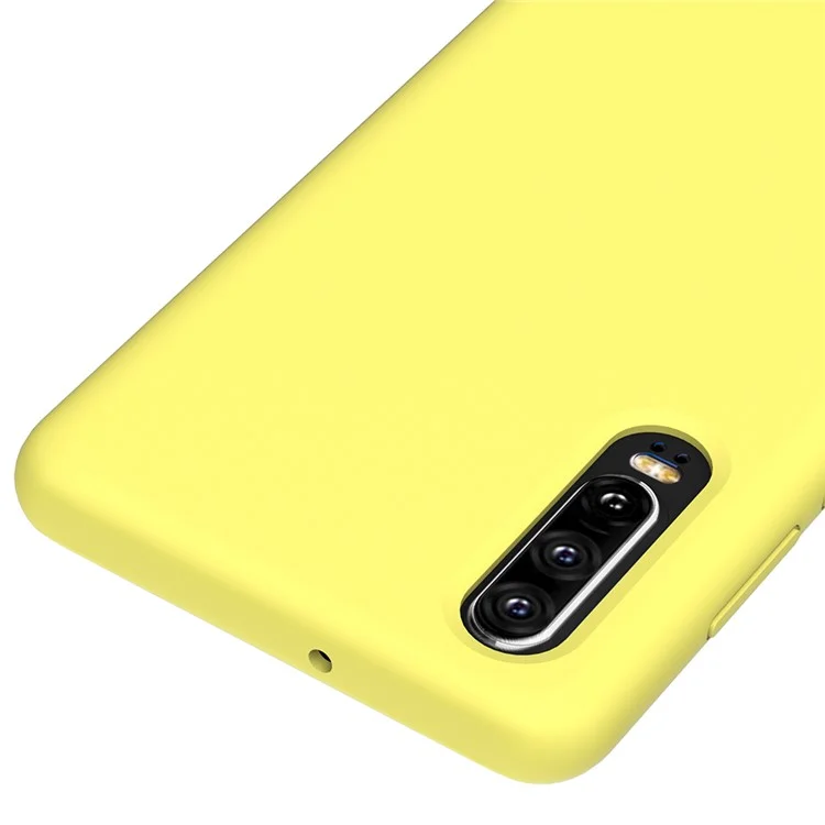 For Huawei P30 Liquid Silicone Protector Case with Soft Anti-Scratch Microfiber Lining - Yellow