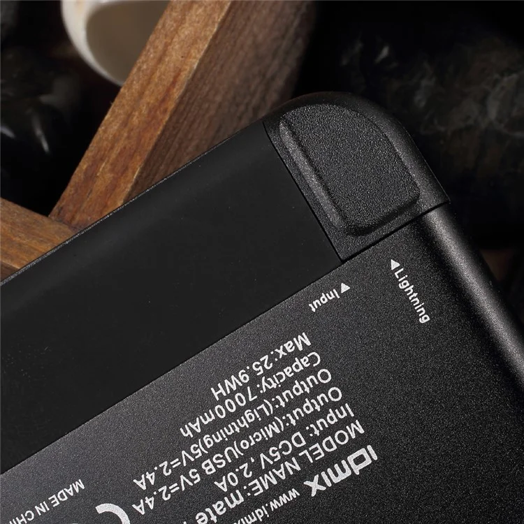 IDMIX Mate 7 MFI Certified Power Bank 7000mAh with Lightning & Micro USB Cables - Black