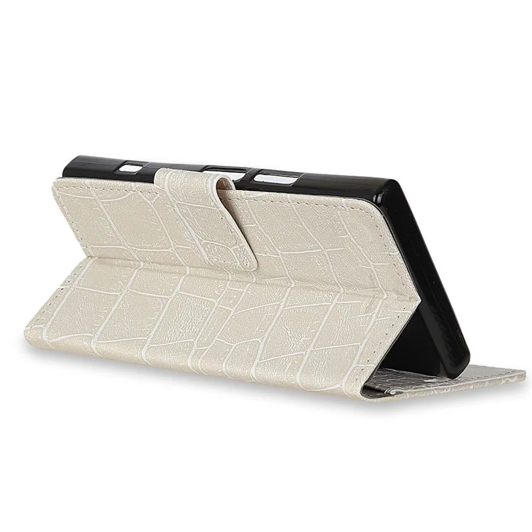 Crocodile Texture PU Leather Magnetic Stand Wallet Phone Cover for Motorola Moto X4 - White