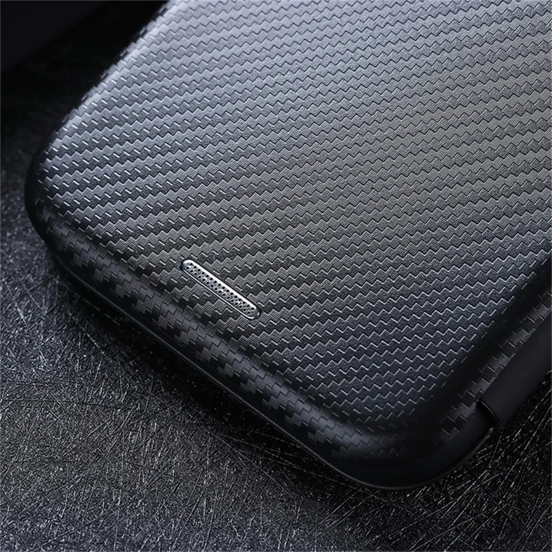 Support Auto-absorbé Texture en Fibre de Carbone Couverture de Coque en Cuir Pour Motorola Moto G30 / G20 / G10 - le Noir