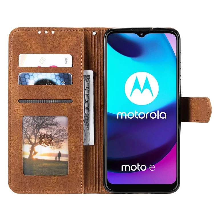 Coux de Surface D'épissage en Cuir PU en Cuir PU et TPU Téléphone Flip Case Skin-touch Stand Portefeuille Téléphone Couverture de Protection Pour Motorola Moto E20 / E30 / E40 - Brun