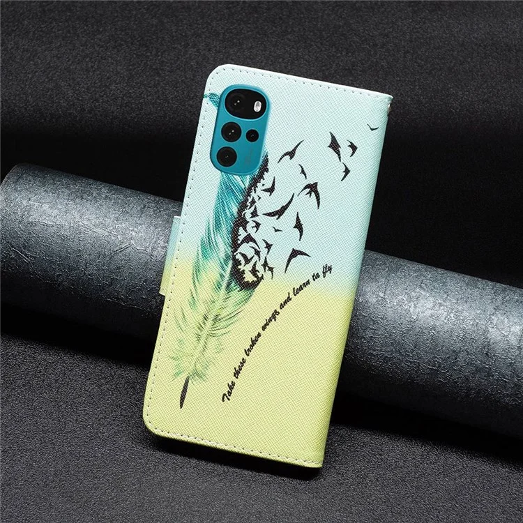 For Motorola Moto G22 Phone Case Pattern Printing PU Leather Wallet Stand Cover - Feather and Birds