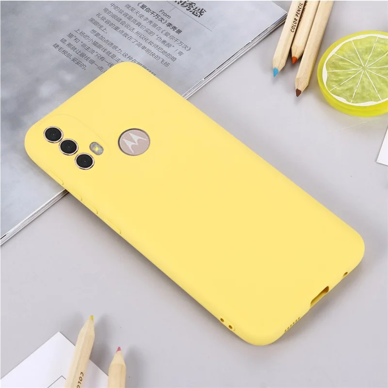 For Motorola Moto E20/E30/E40 Liquid Silicone Protective Cover Anti-scratch Slim Phone Case with Strap - Yellow