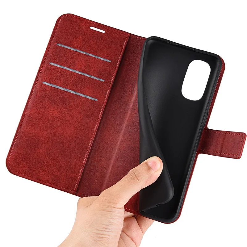 For Motorola Moto G52 4G / G82 5G Protective Shell, Textured PU Leather Cover Stand Function Magnetic Closure Flip Wallet Case - Red