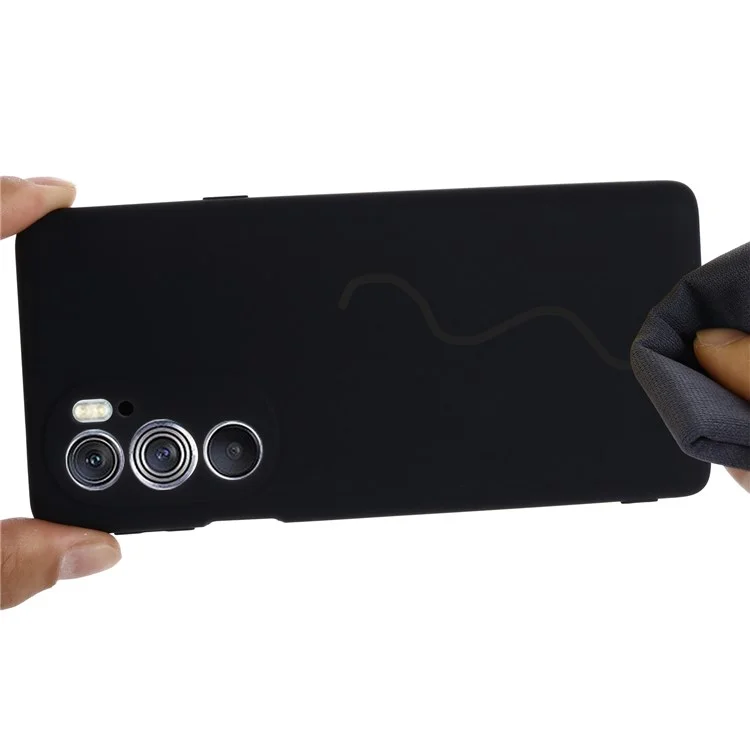 Pour le Motorola Edge 30 Pro (Motorola Edge+ (2022)) Coque de téléphone en silicone liquide anti-chute Doublure en microfibre douce Coussin anti-rayures Housse de protection - Noir