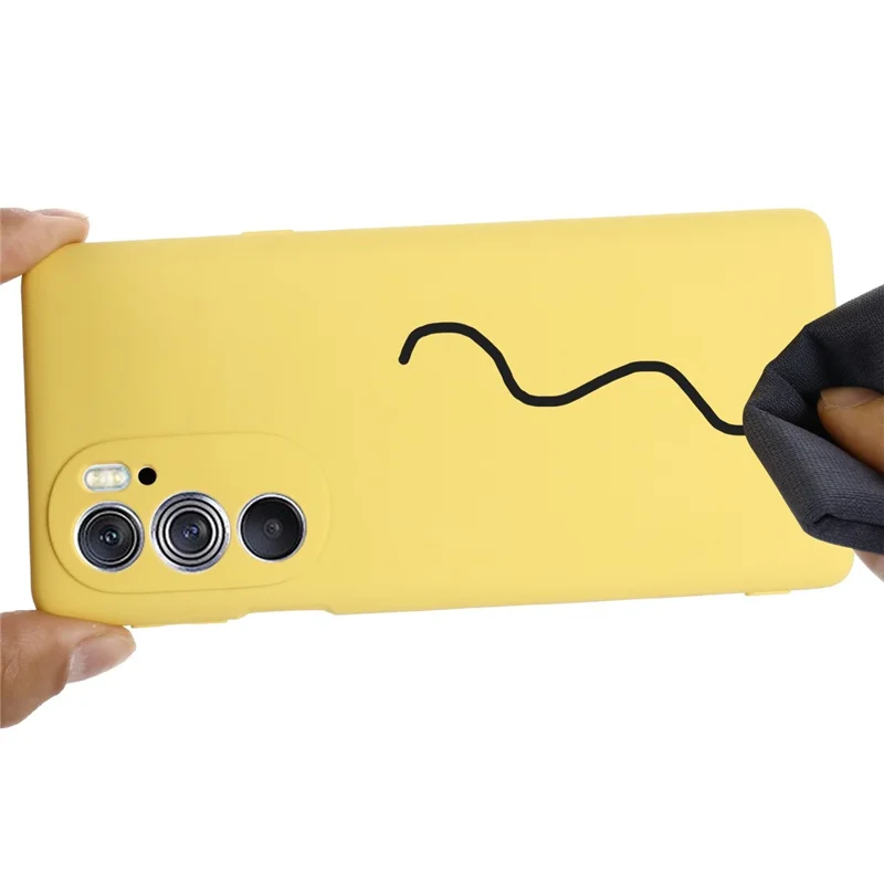 For Motorola Edge 30 Pro (Motorola Edge+ (2022)) Anti-fall Liquid Silicone Phone Case Soft Microfiber Lining Cushion Anti-Scratch Protective Cover - Yellow