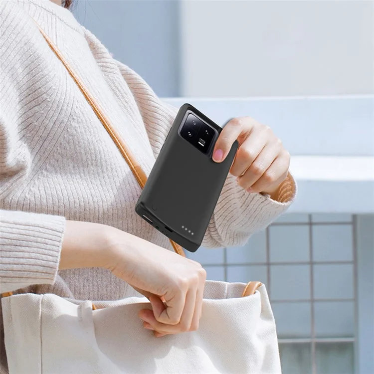 Для Xiaomi 13 5G 6800мАч перезаряжаемый расширенный аккумулятор Мягкий край зарядный чехол - Черный