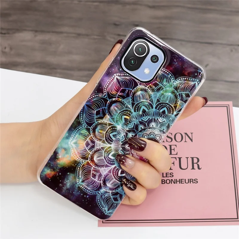 Special Noctilucent IMD Pattern Design TPU Phone Case Protector for Xiaomi Mi 11 Lite 4G / 5G / 11 Lite 5G NE - Half Flower