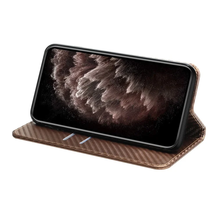 Funda De Fibra De Carbono Anti-arañazos Flip Magnético Autorbido Automático De La Carpeta PU Funda De Cuero De La PU Con La Correa De Mano Para Xiaomi POCO X3 / POCO X3 NFC / POCO X3 PRO - Marrón