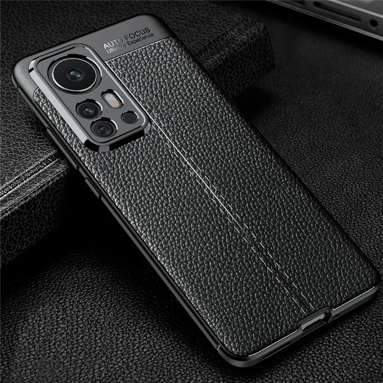 Capa Protetora Flexível TPU Anti-Impressão Digital com Textura de Lichia, Ultra Fina e com Absorção de Choques para Xiaomi 12 Pro 5G / 12S Pro 5G /12 Pro (Dimensity) 5G - Preta