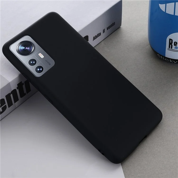 Pour Xiaomi 12 5G / 12x 5G / 12s 5G Liquide Silicone Protecteur Couleur de Coque à Choc de Couleur Couleur Solide Avec Sangle - le Noir