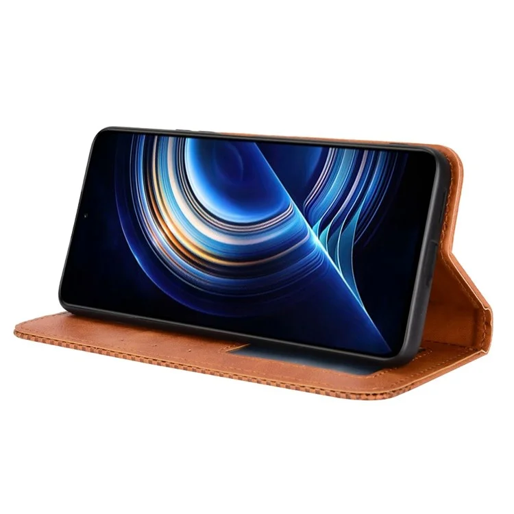 Per Xiaomi Poco F4 5G / Redmi K40S 5G Magnetico Auto-assorbito Portafoglio Custodia in Pelle Copertina di Protezione Retrò Impressa Impressa - Marrone