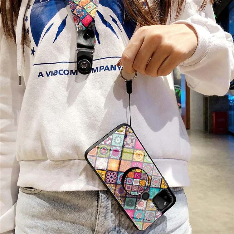 Coque de protection en verre hybride avec design imprimé de fleurs colorées et dragonne pour Google Pixel 5a 5G - Motif à carreaux