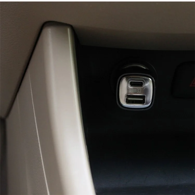 MOMAX 5V 5.4A Dual USB Type-C Car Charger for iPhone iPad Samsung - Black