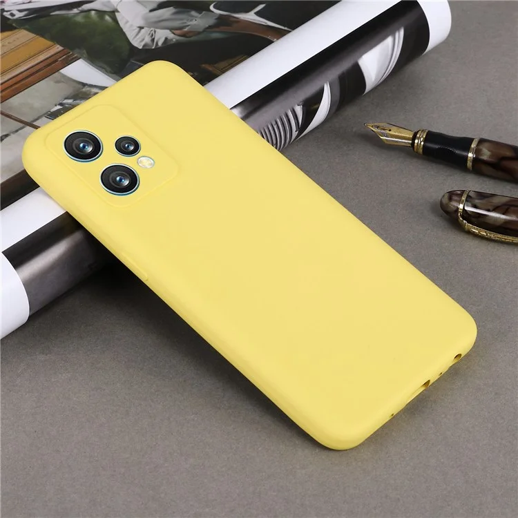 Per Realme 9 Pro+ 5G Skin Touch Liquid Silicone Case Microfiber Lining Camera Protection Shockproof Phone Cover with Strap - Giallo