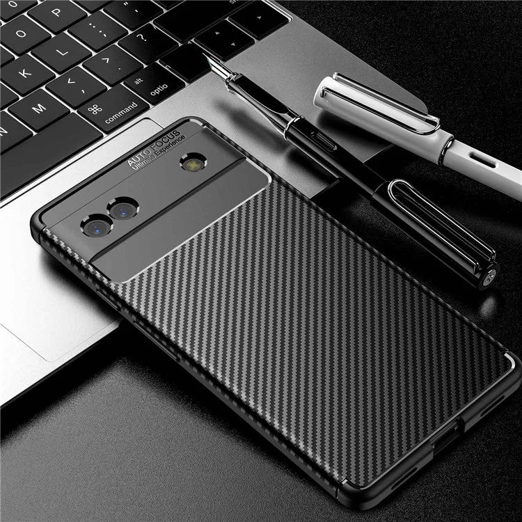 Pour Google Pixel 6a Fibre Carbone Texture Collision Résistant au Téléphone Mobile Soft TPU Couverture Arrière - le Noir