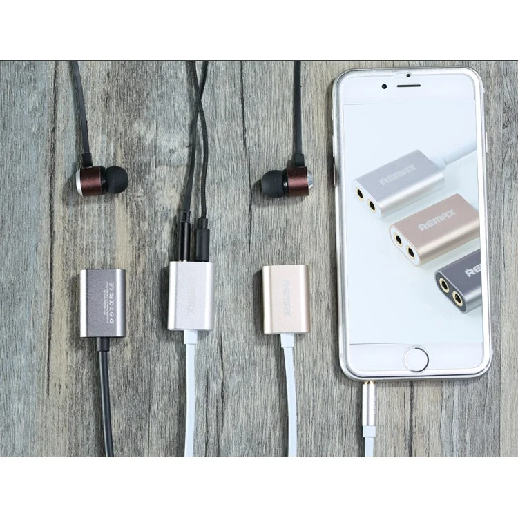REMAX 3.5mm Audio Splitter Cable for Smartphones Tablets MP3 MP4 - Black
