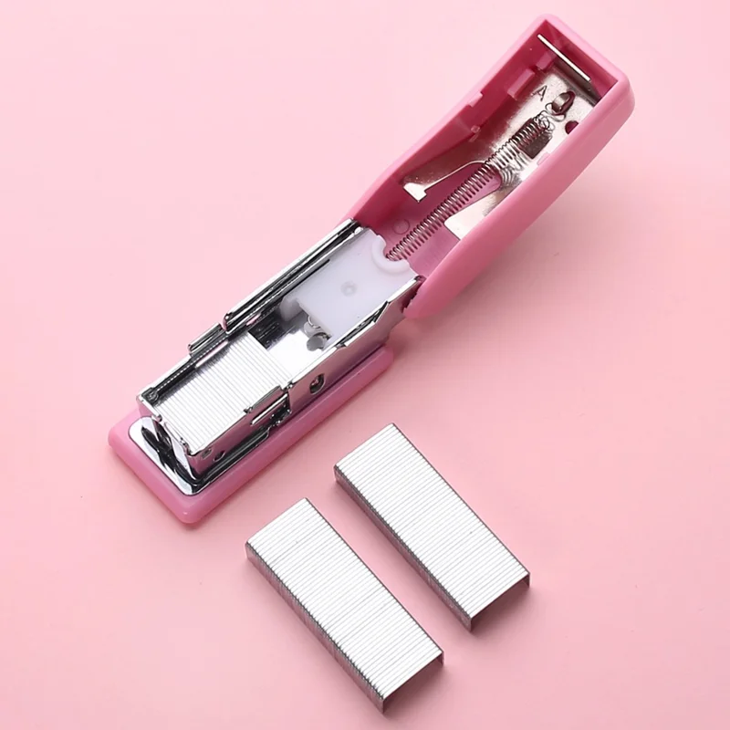 Ensemble de mini-agrafeuses DELI 0456, machine de reliure portable pour papier, couleur aléatoire