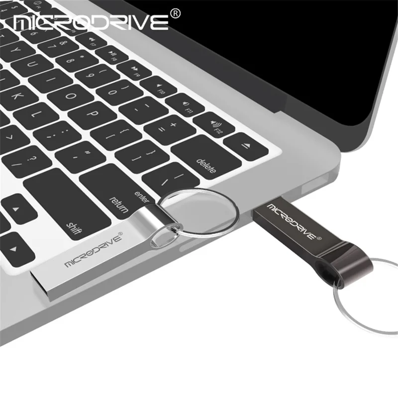 MICRODRIVE 8GB Plug and Play USB 2.0 Flash Drive Data Thumb Stick with Key Ring - Silver
