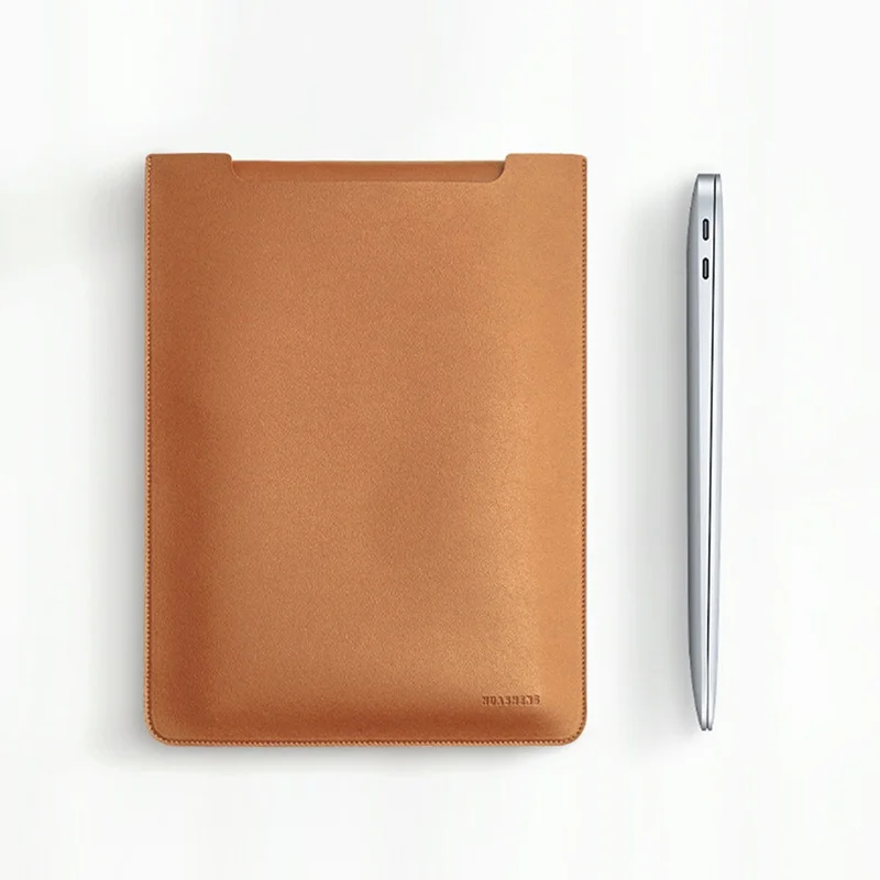 HUASHENG Custodia verticale per laptop con mini tasca per notebook da 13 / 13,3 / 14 pollici, borsa ultrasottile portatile in pelle PU - Marrone chiaro