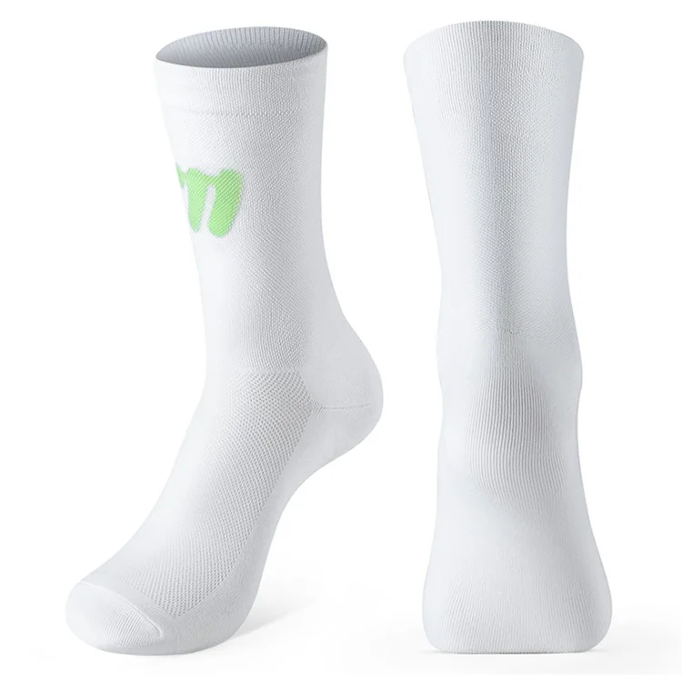 WEST BIKING YP0216057 1 Pair Sports Running Cycling Socks Reflective Breathable Socks - White