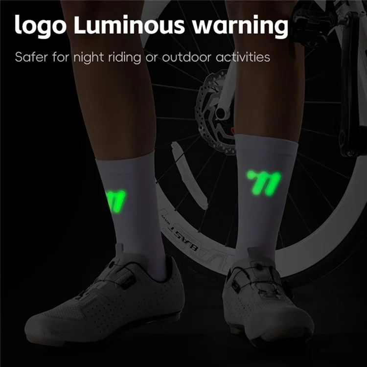 WEST BIKING YP0216057 1 Pair Sports Running Cycling Socks Reflective Breathable Socks - White