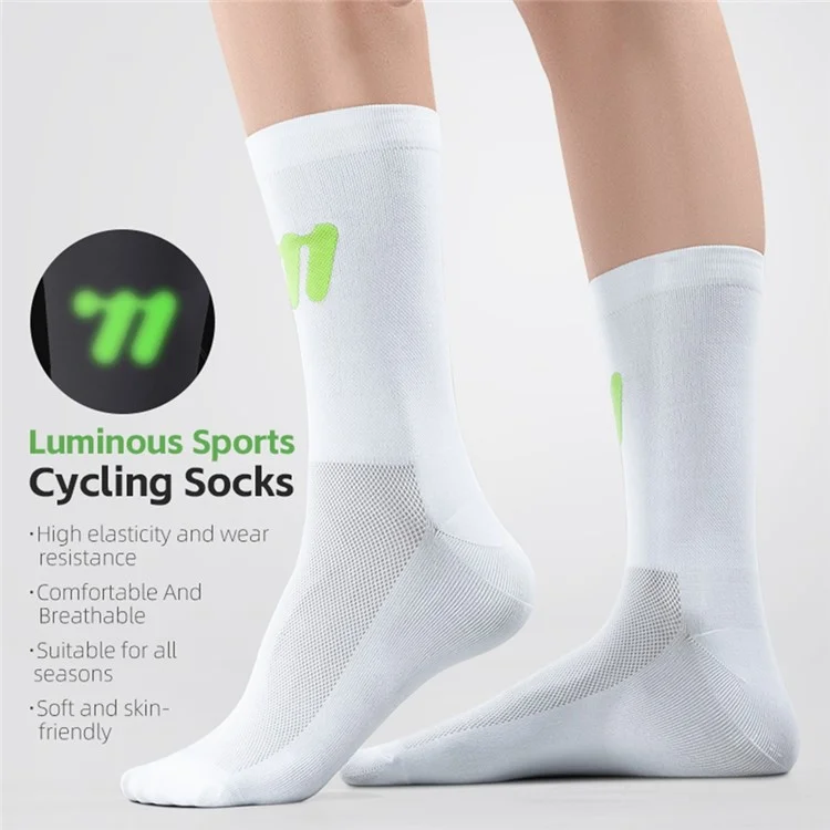 WEST BIKING YP0216057 1 Pair Sports Running Cycling Socks Reflective Breathable Socks - White