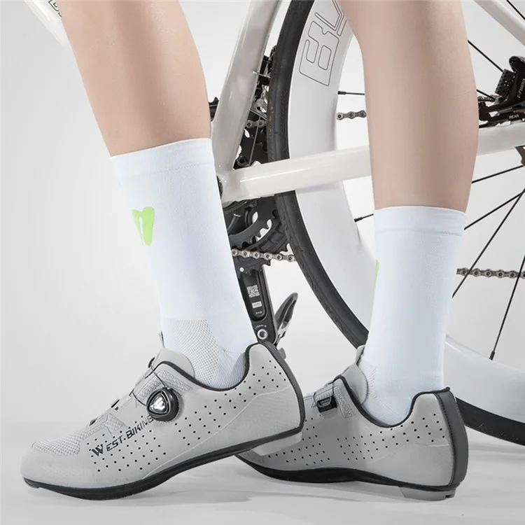 WEST BIKING YP0216057 1 Pair Sports Running Cycling Socks Reflective Breathable Socks - White
