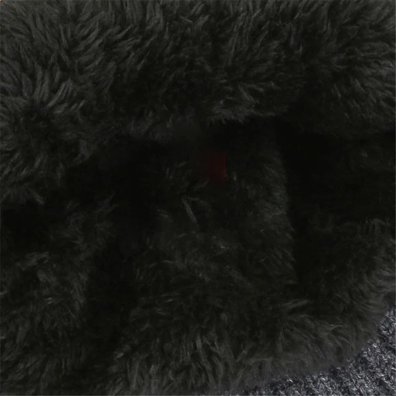 DZRLOG Winter Warm Knitted Hat + Neck Gaiter for Middle-aged and Elderly People - Black