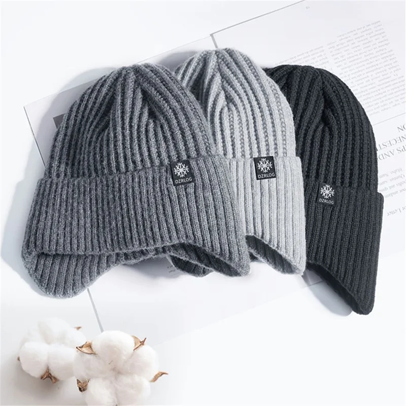 DZRLOG Winter Warm Knitted Hat + Neck Gaiter for Middle-aged and Elderly People - Black