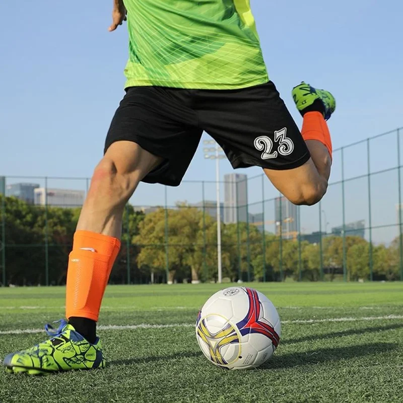 VBOSI 4025V 1Paar 23cm Fußball Schienbeinschoner Socken Ärmel Einsatz Doppelschicht Schutzausrüstung, Größe L - Neongrün