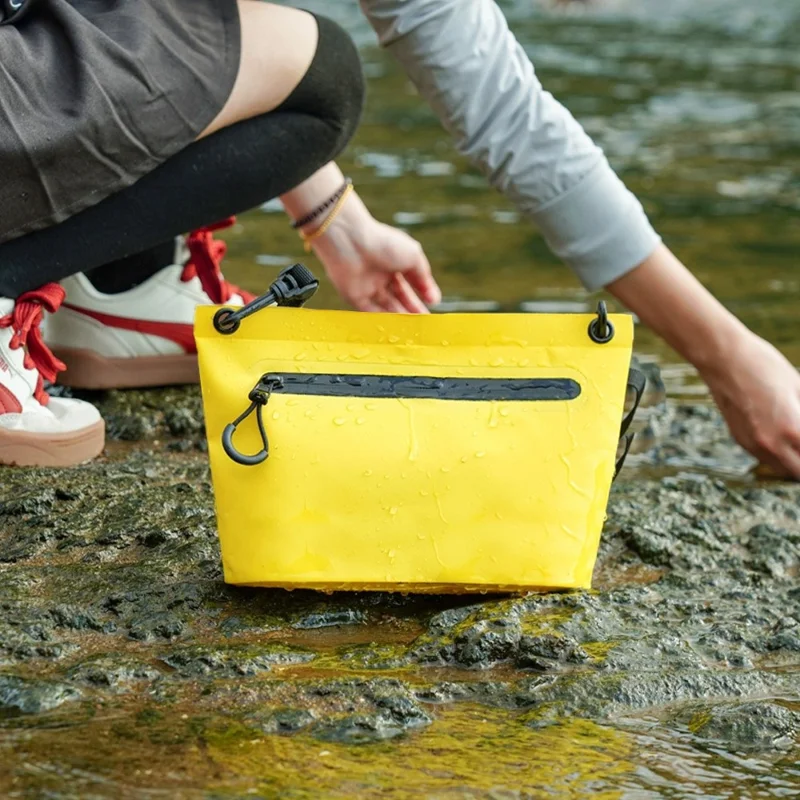 2.5L Waterproof Dry Bag 500D PVC Outdoor Swimming Beach Storage Crossbody Shoulder Bag - Yellow