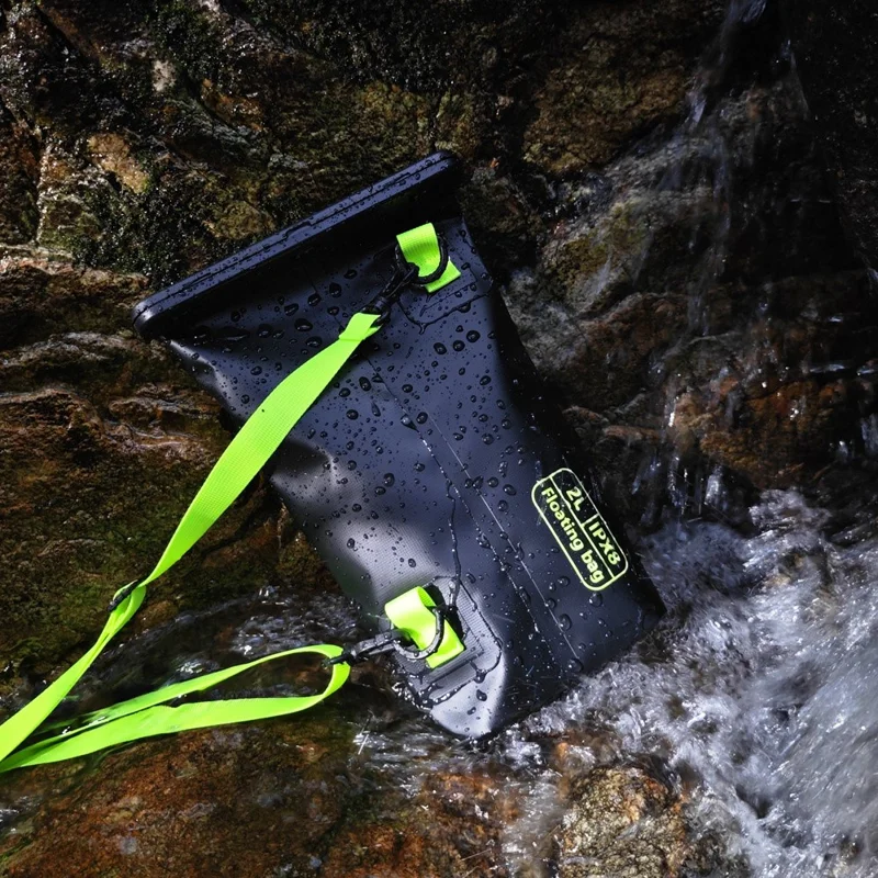 2L Wasserdichter Dry Bag für Wandern, Rafting, Surfen und Kayaking - Outdoor Sports PVC Touchscreen Handyhülle in Schwarz