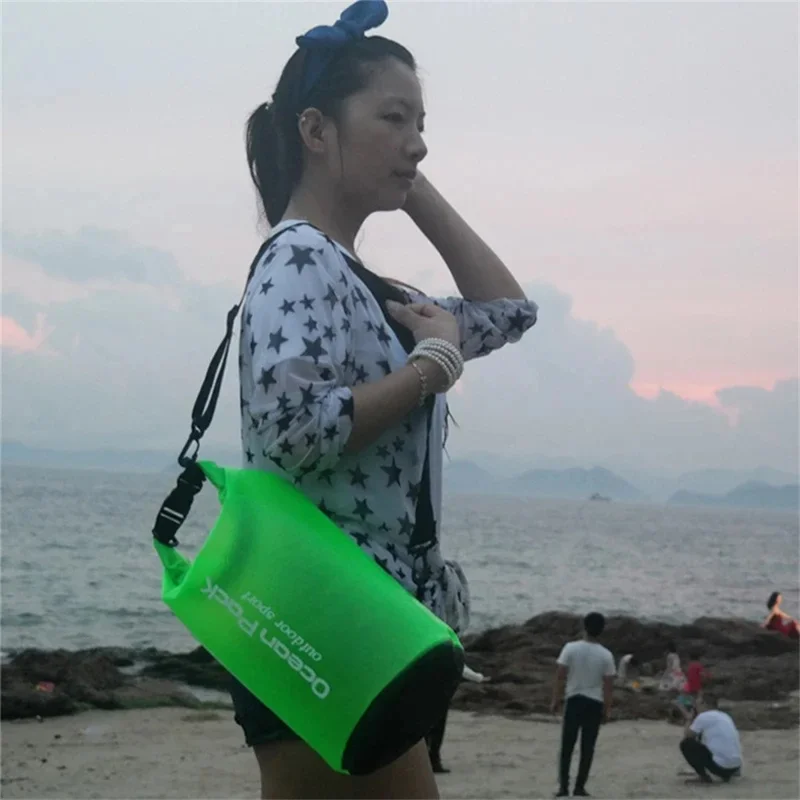 5L Outdoor Sports Waterproof Dry Bag PVC Beach Swimming Rafting Kayaking Boating Storage Bag with 1 Shoulder Strap - Black