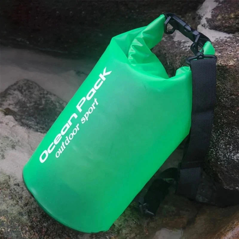 Borsa Impermeabile da 20L per Esterno - Sacca Stagagna Verde per Spiaggia, Nuoto, Rafting, Kayak e Navigazione con 2 Cinghie a Spalla