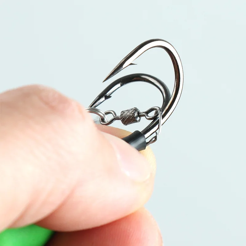 YQBUY YE000299 Esca da Pesca a Doppia Paillette a Forma di Rana 4,5 cm 7,2 g Esca Realistica con Amo Rinforzato - Stile A