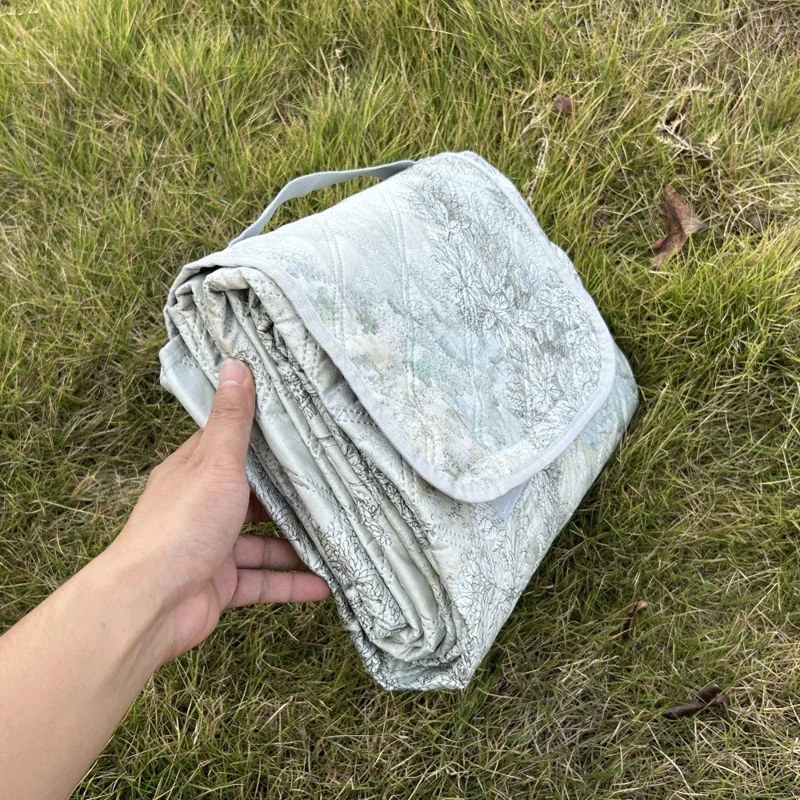 200x150cm Moisture Proof Large Picnic Blanket Foldable Outdoor Mat for 1-6 People
