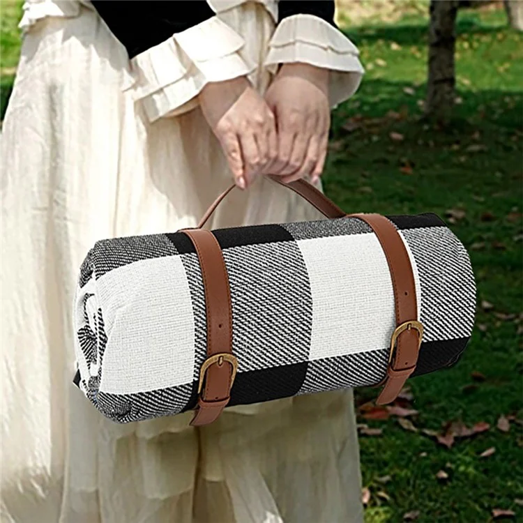 1409 150x200cm Portable Outdoor Moisture-proof Picnic Mat Camping Hiking Lawn Mat Carpet - Black / Grey / White Grid
