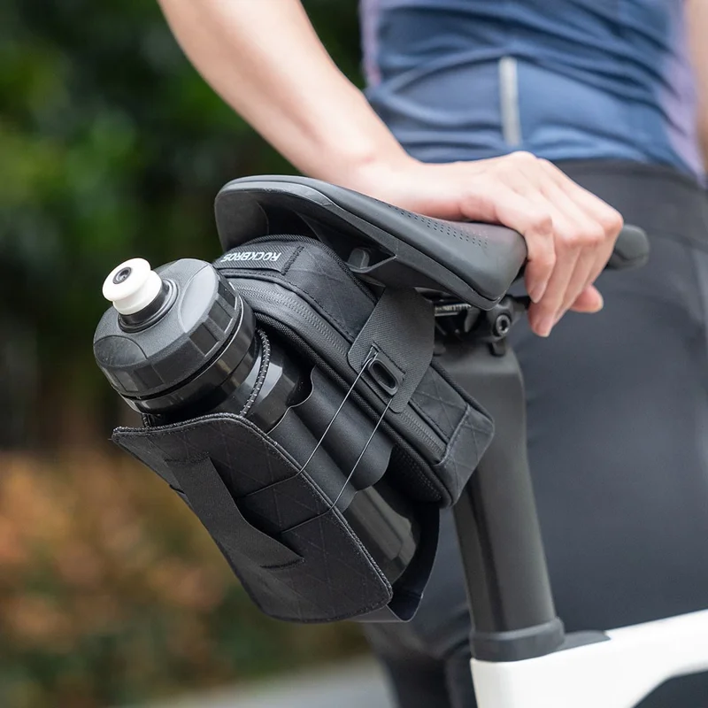 ROCKBROS Bolsa de sillín de bicicleta Perilla de bloqueo automático Portabidón de bicicleta de carretera - Negro
