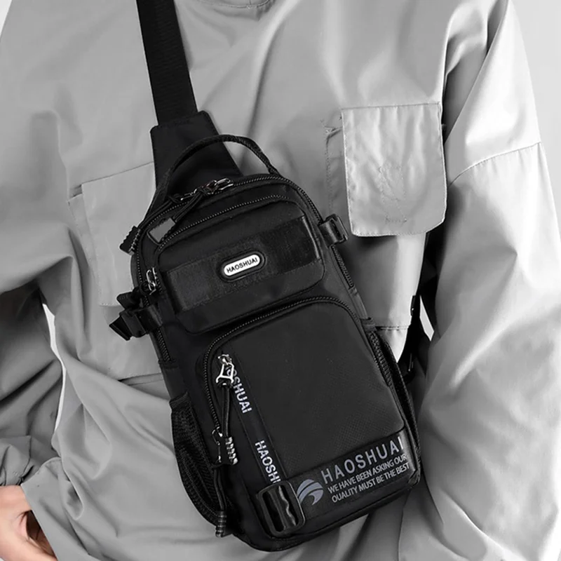 HAOSHUAI 1700-01 Modische Herren-Brustpackung Wasserdichter Nylon-Umhängetasche für iPad 9,7 Zoll - Schwarz