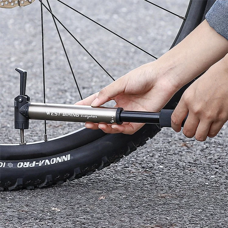 WEST BIKING YP0711155 Tragbare Fahrrad-Reifen-Luftpumpe Schraubenzieher Aluminiumlegierung Manueller Luftverdichter