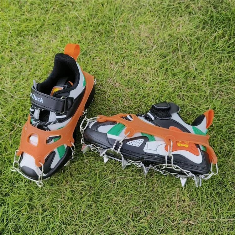 1 Pair Kids Outdoor Ice Cleats 11 Teeth Anti-Slip Stainless Steel Traction Spikes for Children - Orange S