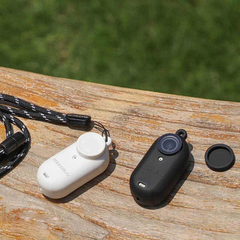 SUNNYLIFE IST-BHT594 para Insta360 GO 3 Funda Protectora de Silicona para Cuerpo de Cámara con Cubierta de Lente y Cordón - Negro