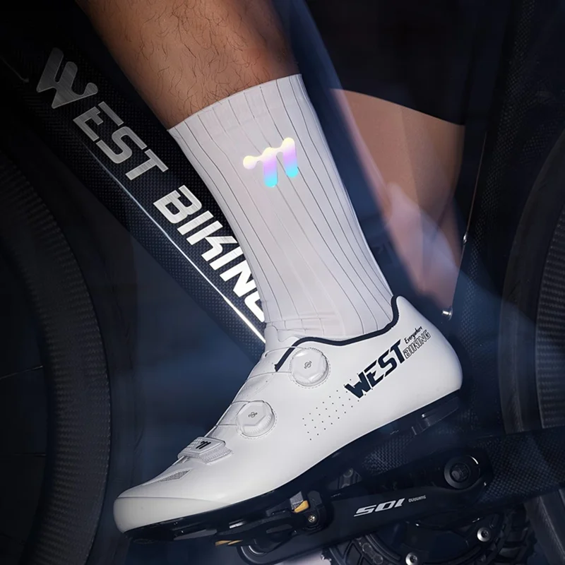 WEST BIKING YP0216058 1 Par de Calcetines de Ciclismo Antideslizantes, Transpirables y de Secado Rápido, Tubo Medio - Blanco