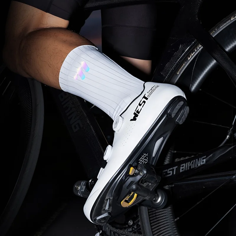WEST BIKING YP0216058 1 Par de Calcetines de Ciclismo Antideslizantes, Transpirables y de Secado Rápido, Tubo Medio - Blanco