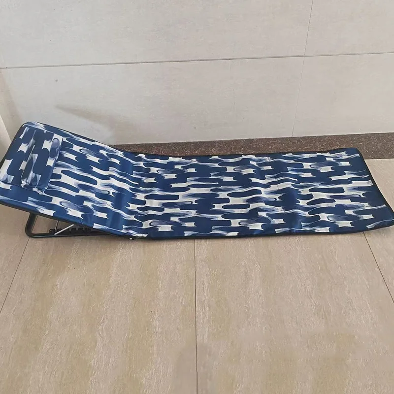 Regulowana składana leżanka z torbą do przechowywania, mata do kempingu i plaży na zewnątrz, 99 + 55 x 45 x 50 cm - Niebieski/Biały
